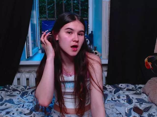 Littleowlx from BongaCams