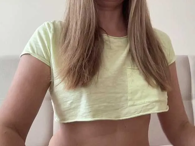 LizaFlower1 from BongaCams