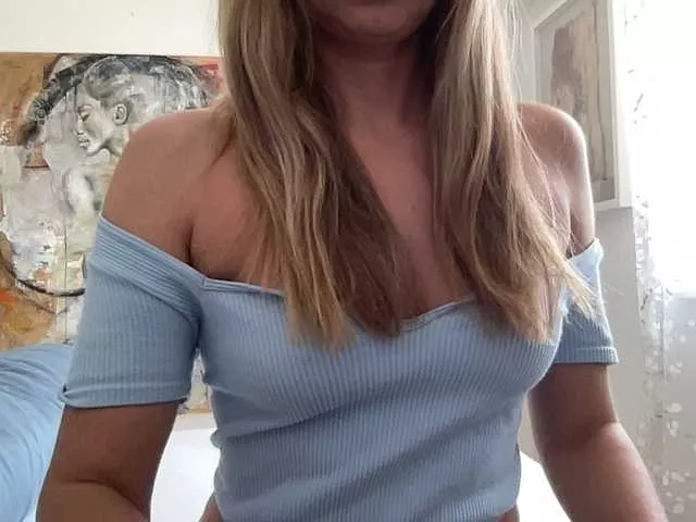 LizaFlower1 from BongaCams