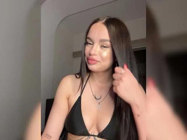 Lola-Li from BongaCams