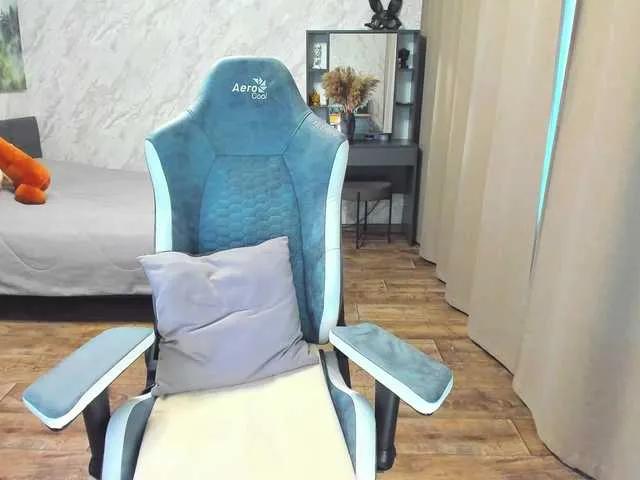 LolaLaLol from BongaCams