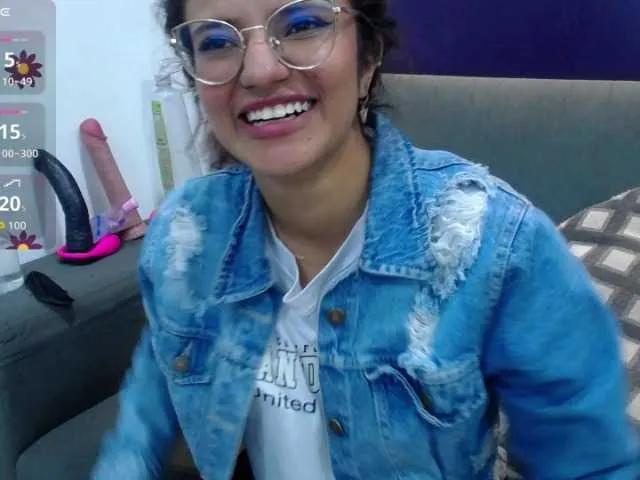 LolaVecassalt from BongaCams