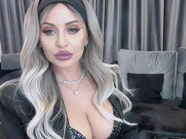 Lovelyblondyx from BongaCams