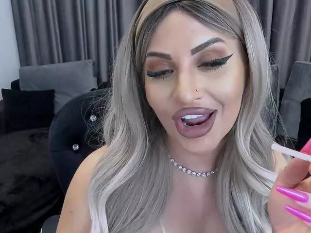 Lovelyblondyx from BongaCams