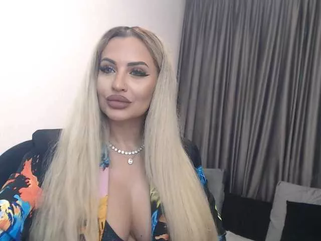 Lovelyblondyx from BongaCams