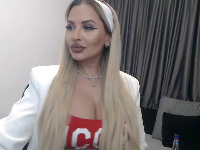 Lovelyblondyx from BongaCams
