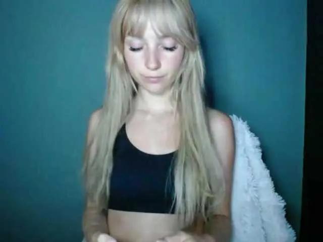 LuciaLovely from BongaCams is Freechat