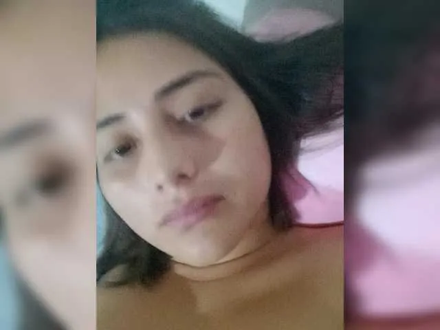 Lucy02 from BongaCams