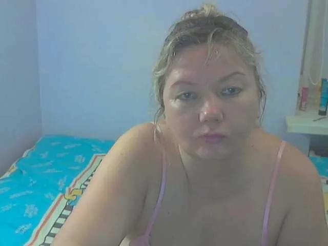LucyAlexis from BongaCams is Freechat