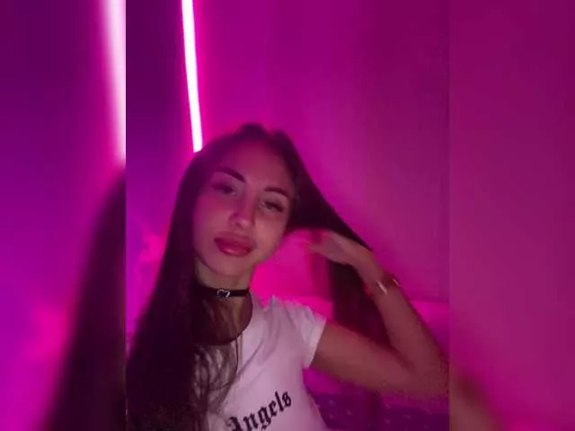 Lunaluxseri from BongaCams
