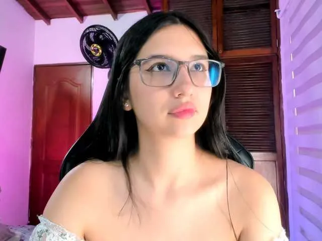 luniverse from BongaCams is Freechat