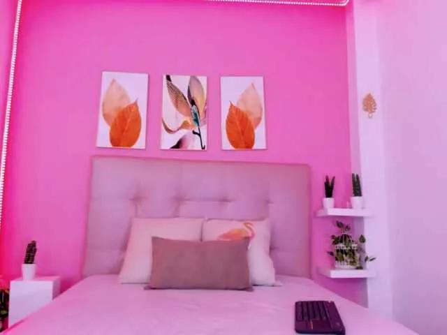Maddy-Norton from BongaCams