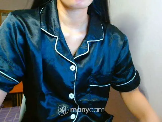 Mainee from BongaCams