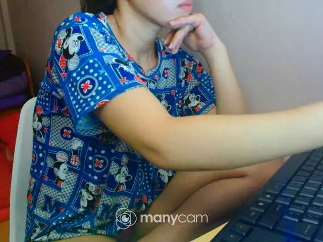 Mainee from BongaCams