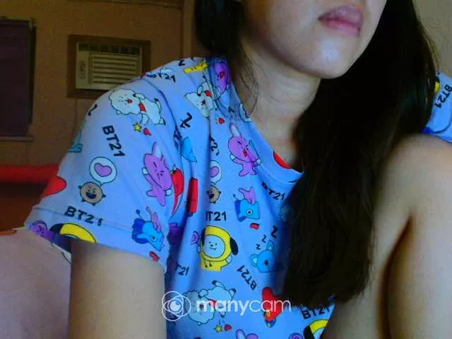 Mainee from BongaCams