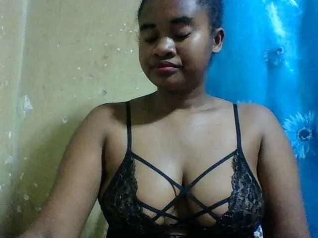 Marie121 from BongaCams