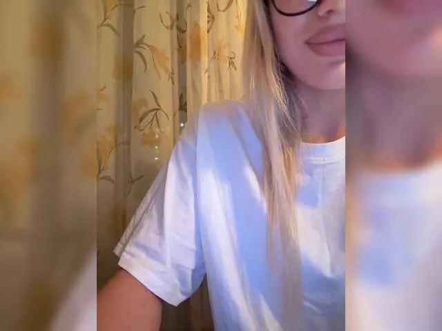 Melania13 from BongaCams is Freechat