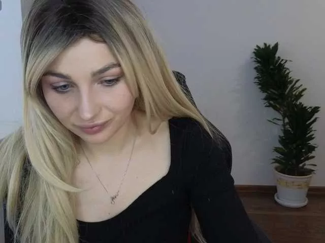 MellicaX from BongaCams