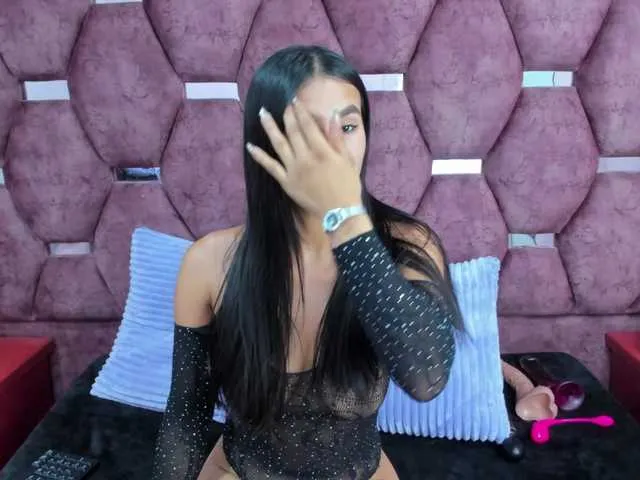 MiaaDavis from BongaCams