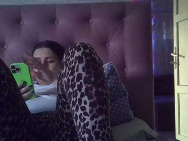 midnightrose181 from BongaCams