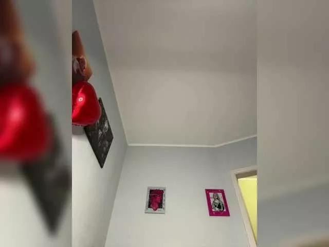 Milless961 from BongaCams