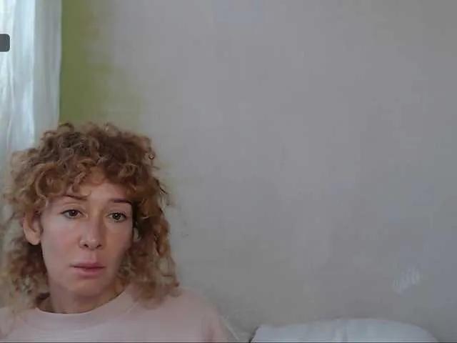 Mimi-la from BongaCams