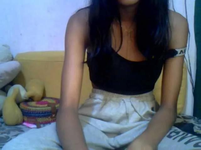 Mimie586 from BongaCams