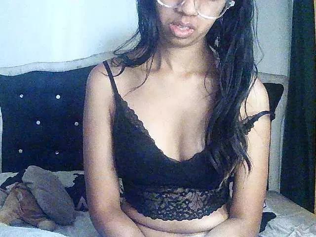 Mimie586 from BongaCams