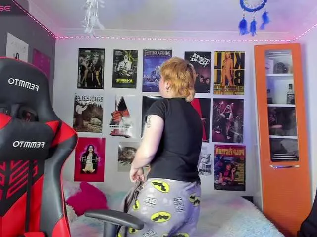 Girls: try live performances with matured performers, from dancing to quirks, in a variety of beautiful sex cams.