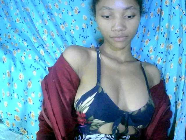 Monicaxa from BongaCams