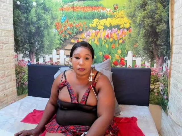 Mysticeboney from BongaCams