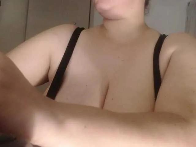 naturalmoommy from BongaCams is Freechat