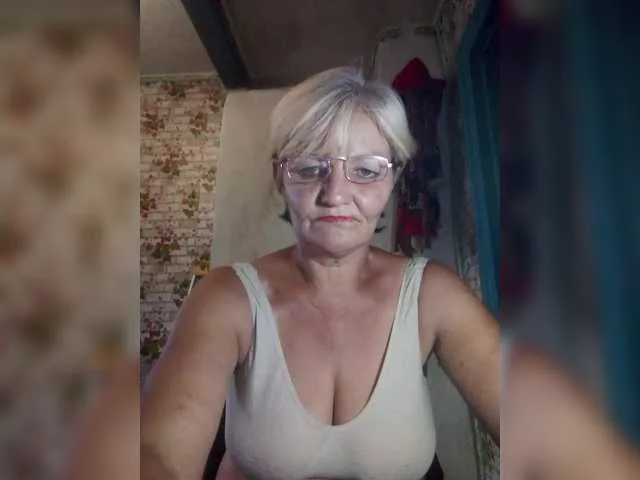 NikaGold45 from BongaCams