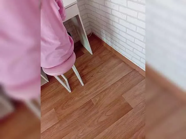 Niki233221 from BongaCams