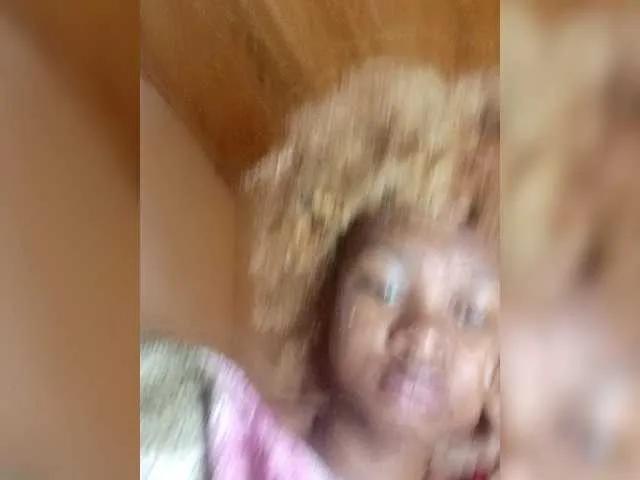 poupea from BongaCams