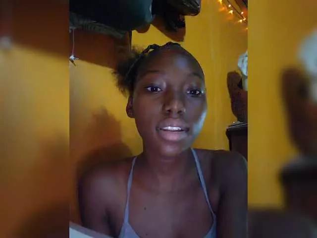 Queenbee212 from BongaCams
