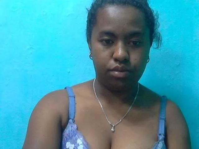 Queencamie from BongaCams