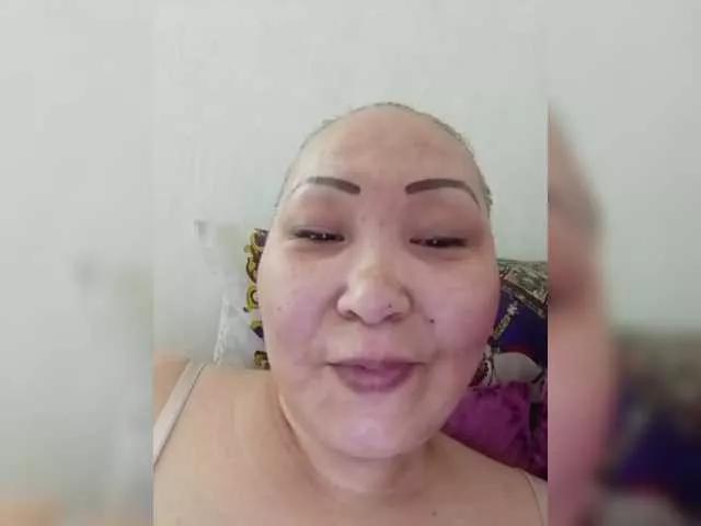 Qweentis from BongaCams