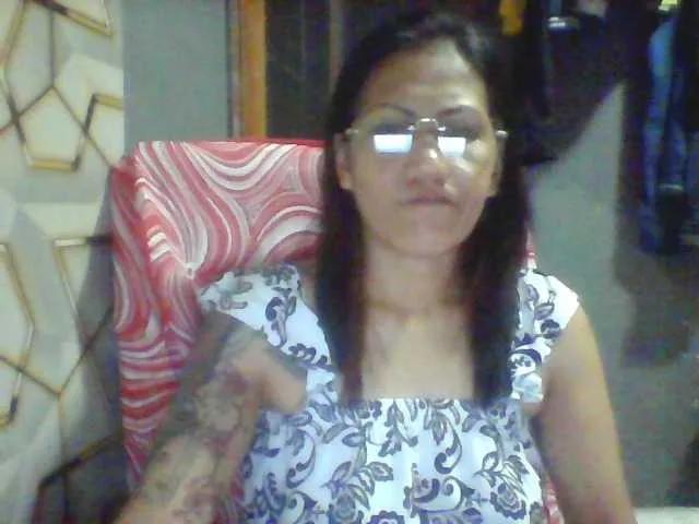 Rarra from BongaCams