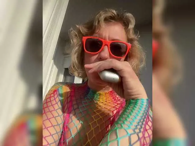 Razvedos5 from BongaCams