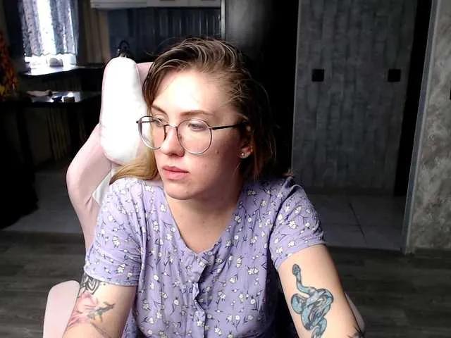 Regimasmile from BongaCams is Freechat