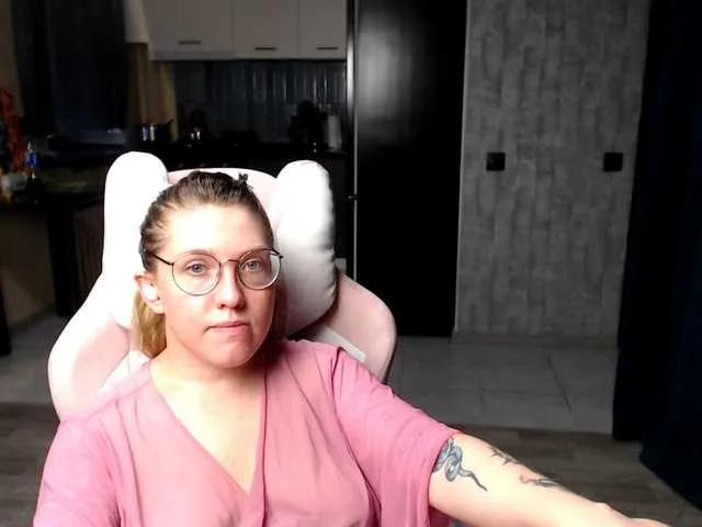 Regimasmile from BongaCams is Freechat