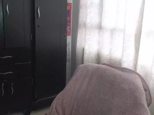 Ross-ella from BongaCams