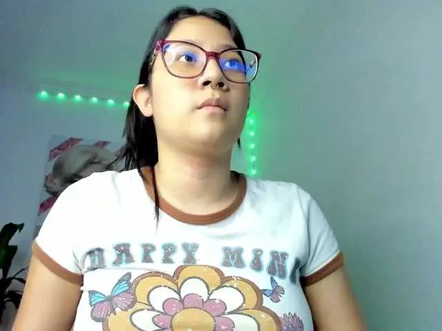 Rouse-red from BongaCams