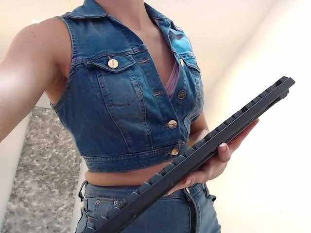 Girls: try live performances with matured performers, from dancing to quirks, in a variety of beautiful sex cams.