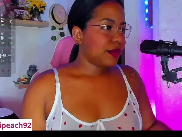 Sammypeach from BongaCams