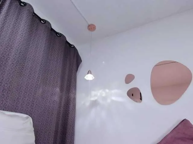 Sara-Parkeer from BongaCams