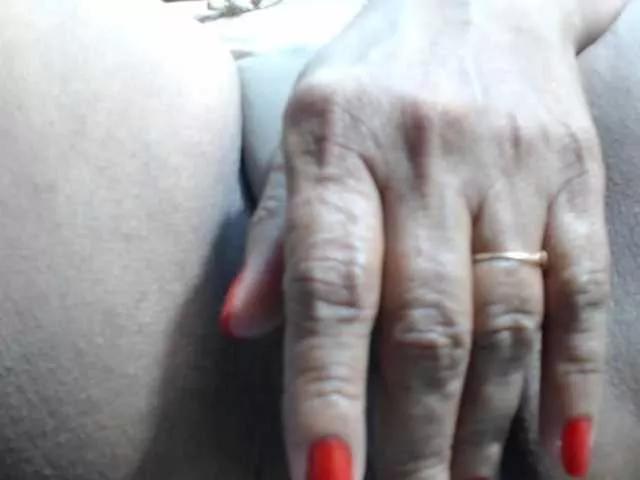 Sarah-hot from BongaCams