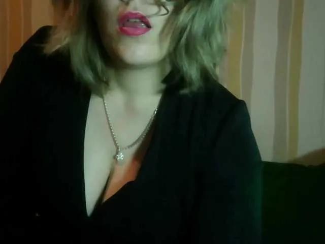 Sarah-Jane from BongaCams
