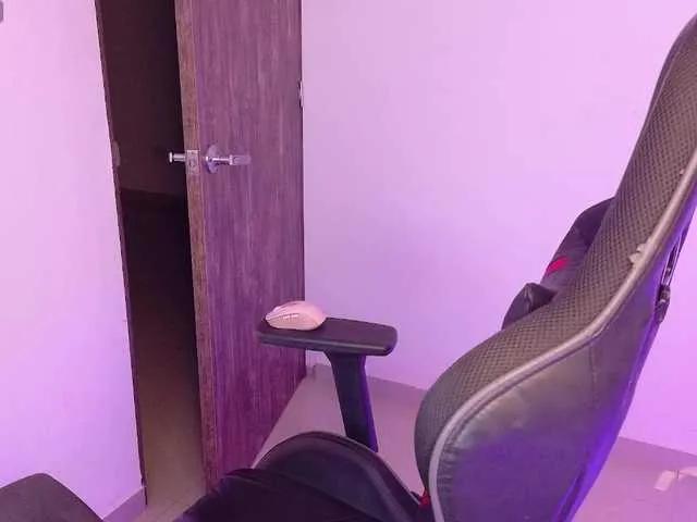 Sarah2Colliins from BongaCams